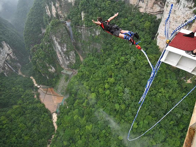 高空蹦极